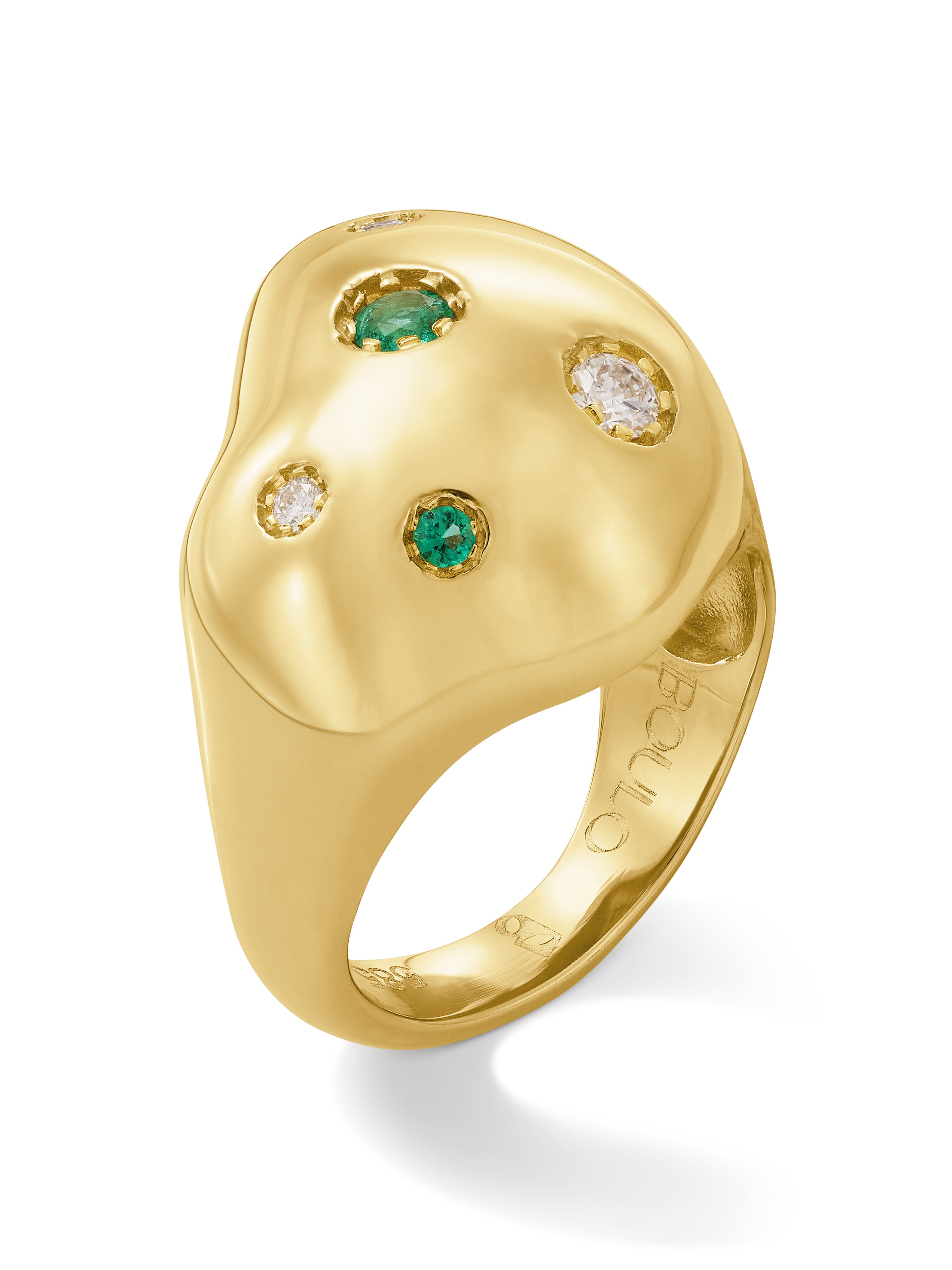 Shapeless Ring diamond and emerald