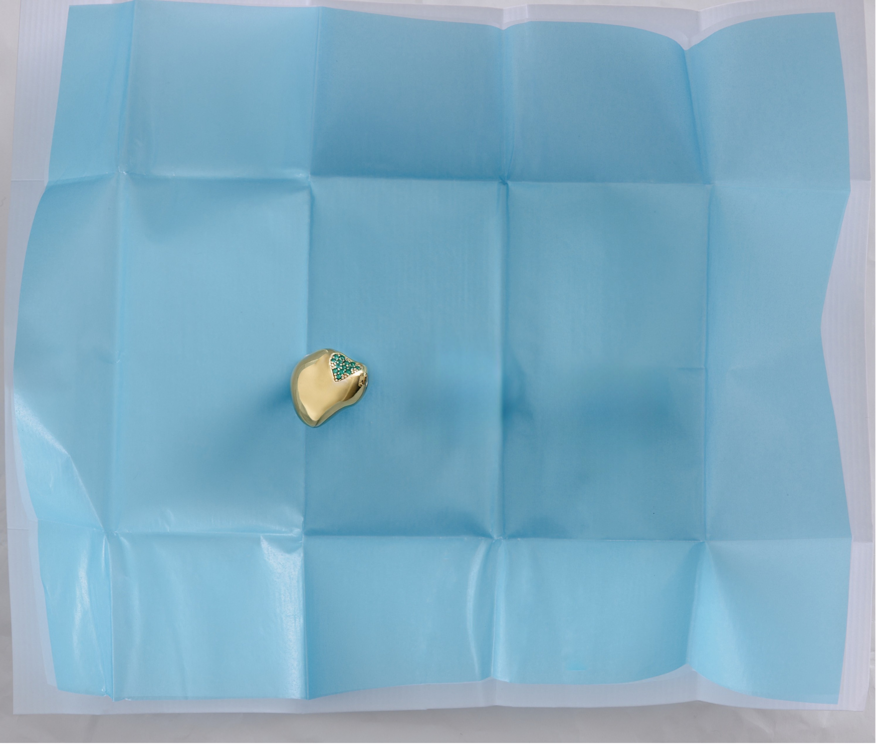 Shapeless ring flock emerald