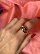 Load image into Gallery viewer, PERFECT CURVE RING IN PINK
